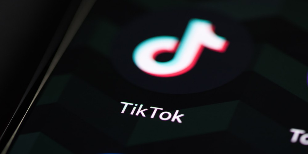 Mastering TikTok: Tips and Tricks for Crafting Viral Content